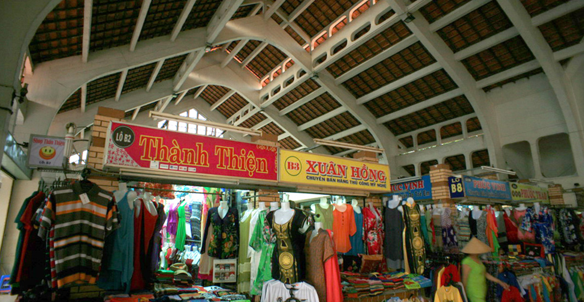 Trong quá khứ, chợ cổ Cần Thơ là một trung tâm thương mại quan trọng bậc nhất của khu vực Nam Kỳ lục tỉnh, gắn liền với nếp sinh hoạt xưa của người dân miền Tây.